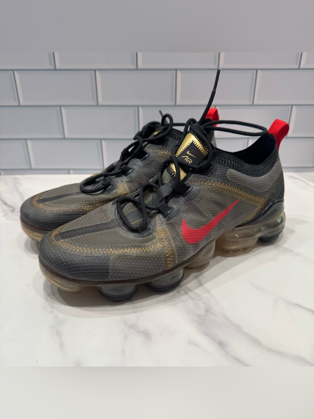 Nike Air Vapormax 2019 Black Metallic Gold CU4872-001 Sneakers Women's Size 8